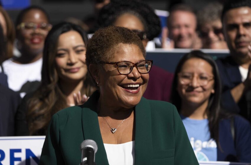  La alcaldesa electa de Los Ángeles, Karen Bass, promete unidad y cambio