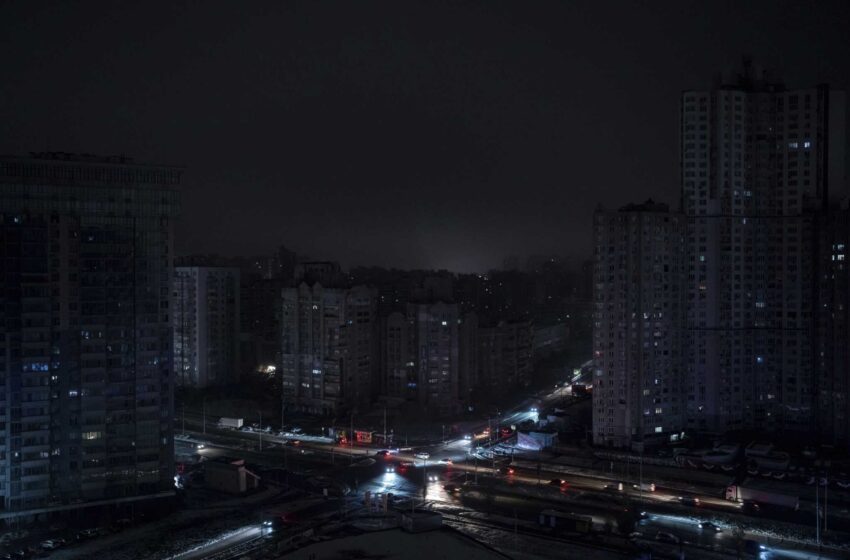  La mayoría de los ucranianos se quedan sin electricidad tras los nuevos ataques rusos