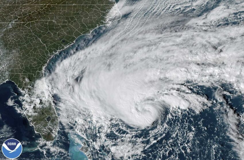  La tormenta tropical Nicole obliga a evacuaciones en Bahamas y Florida