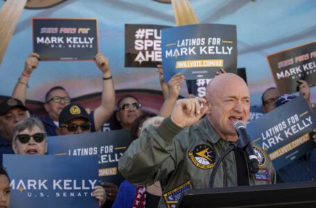 Mark Kelly: Es hora de dejar de lado las ‘conspiraciones del pasado’