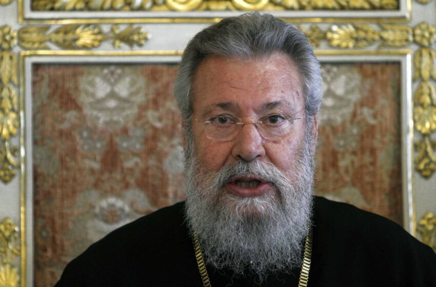  Muere el arzobispo griego ortodoxo de Chipre Crisóstomo II a los 81 años
