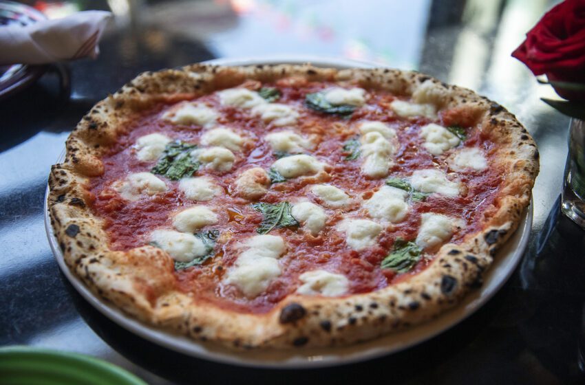  Tony’s en SF ahora ofrece pizza con un porro pre-liado