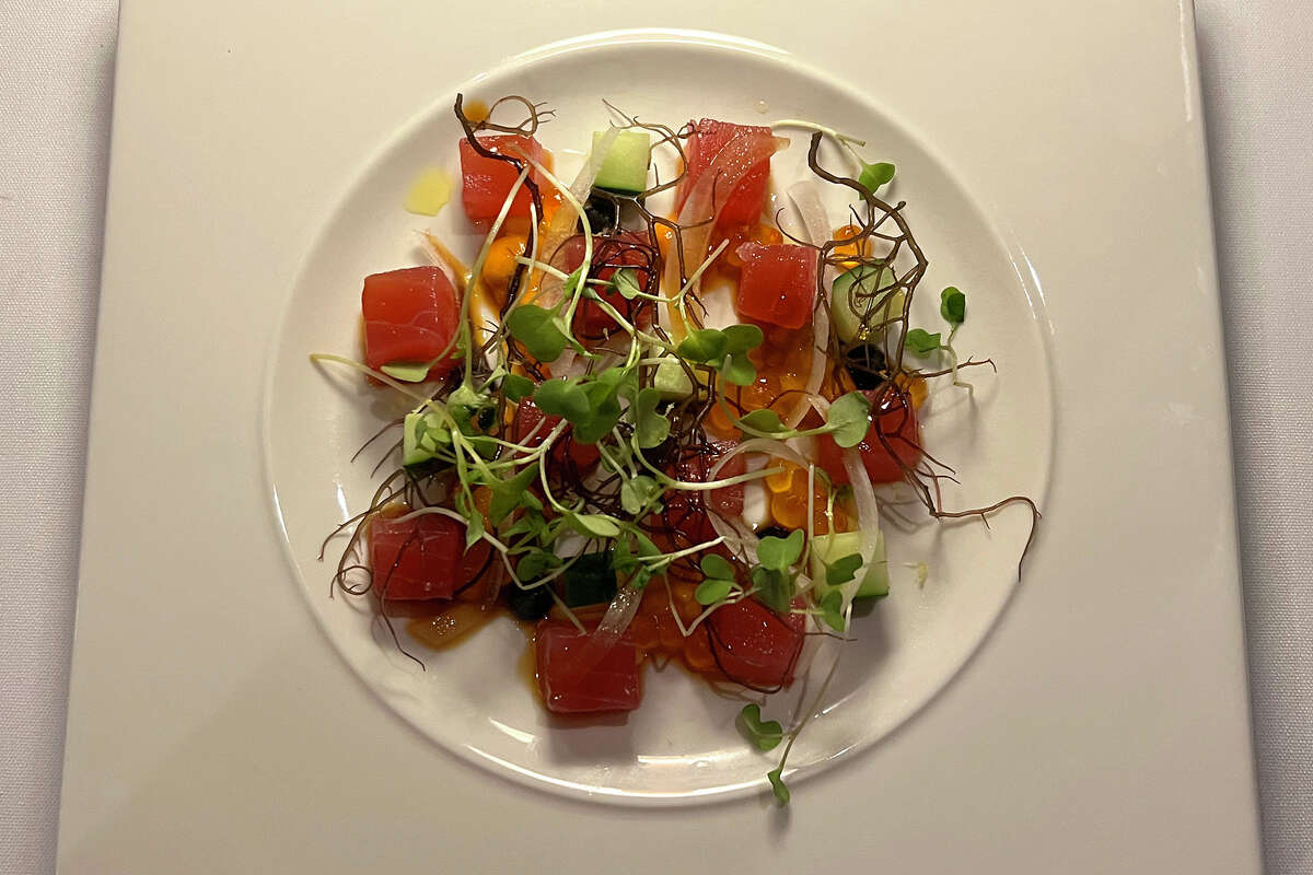 Ahi crudo con uni