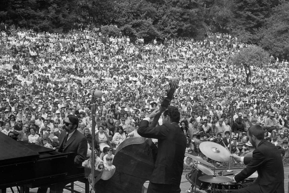 Un festival de jazz en Sigmund Stern Grove el 8 de agosto de 1966 contó con la participación de Vince Guaraldi, el compositor detrás de la banda sonora de "A Charlie Brown Christmas".