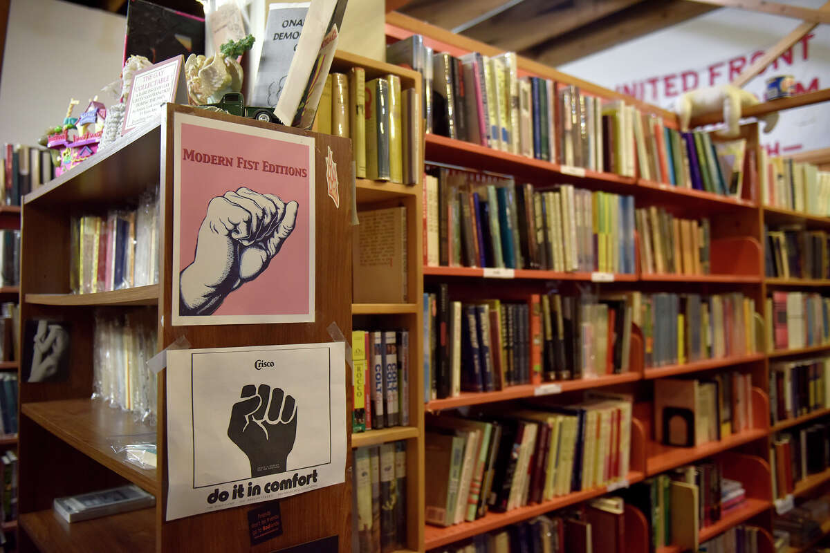 Una vista interior de Bolerium Books, ubicada en 2141 Mission Street, en San Francisco. 