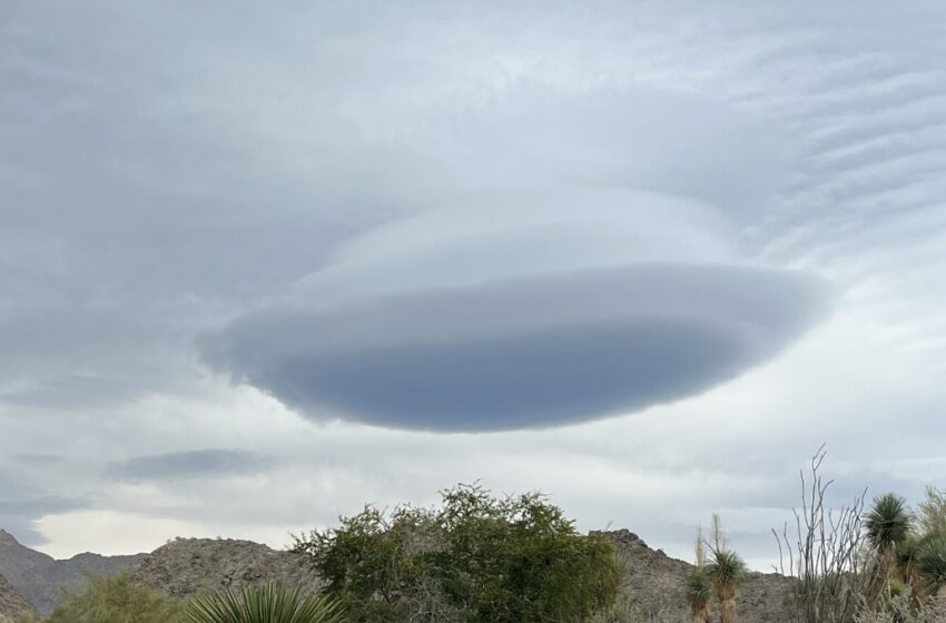  ‘Enorme’ nube con forma de OVNI vista en el desierto de California