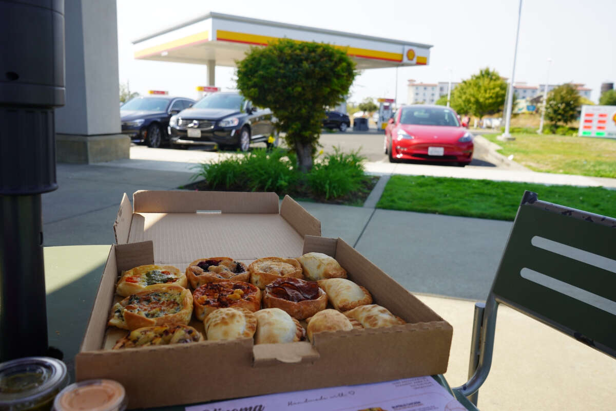 Vinoma es un restaurante argentino ubicado en una gasolinera Shell en Rohnert Park. 