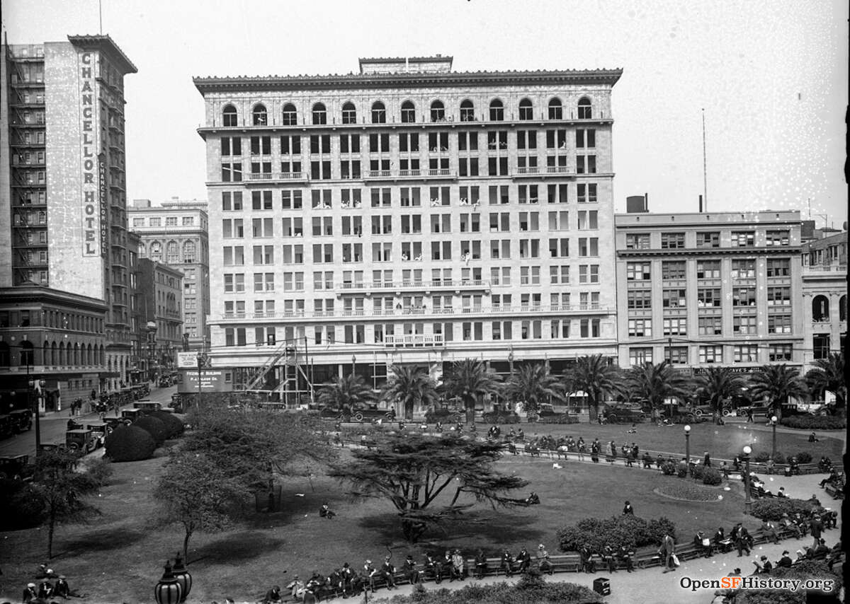 La construcción de edificios alrededor de Union Square en 1923.