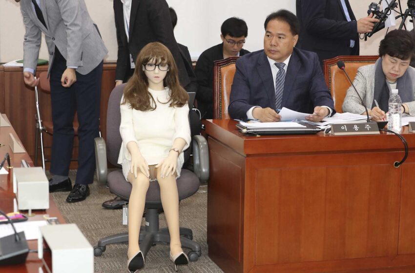  Corea del Sur levanta la prohibición de importar muñecas sexuales