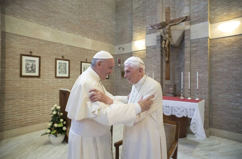  El Vaticano dice que la salud del papa emérito Benedicto XVI ’empeora’