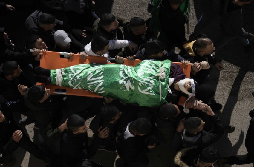  Palestinos afirman que el ejército israelí mata a un hombre en enfrentamientos en Cisjordania