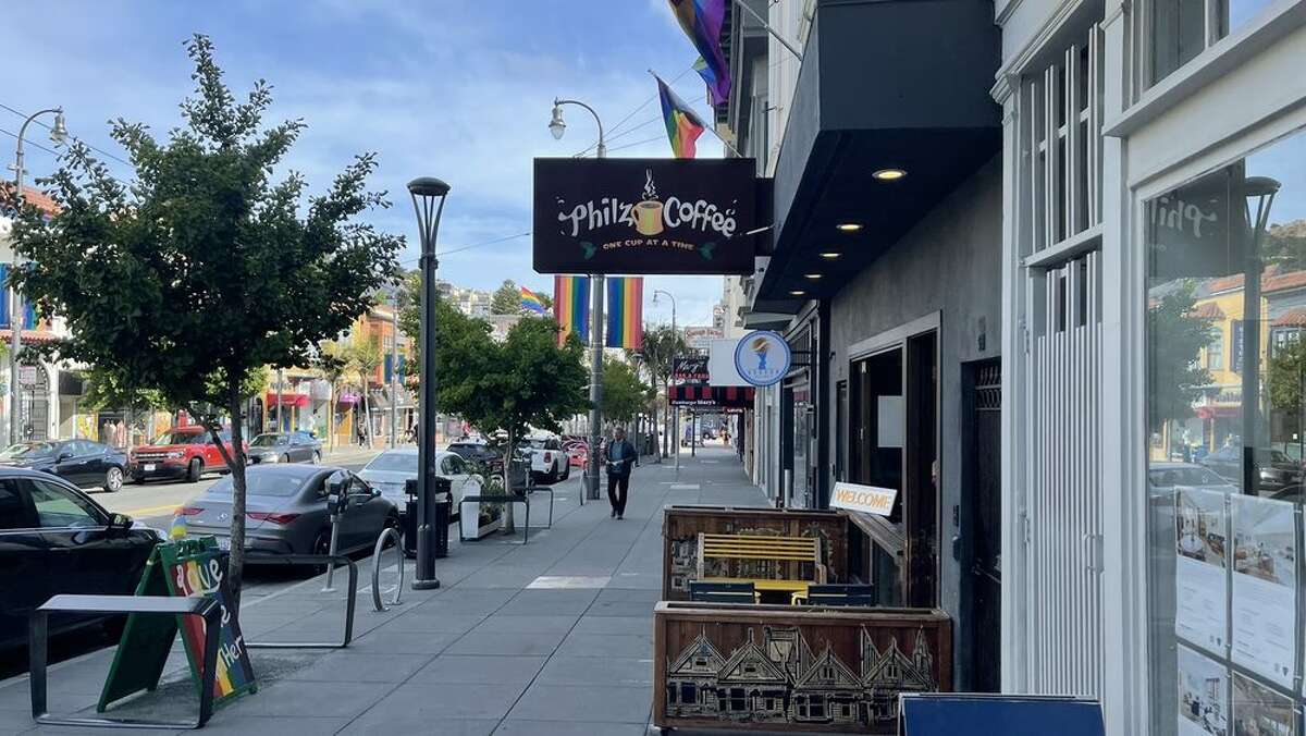 Philz Coffee es uno de los favoritos de los lugareños de San Francisco y tiene un puesto avanzado desde hace mucho tiempo en el distrito de Castro.