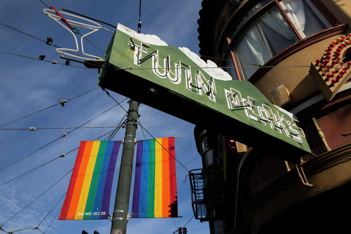 Twin Peaks Tavern ocupa un lugar especial en la tradición de San Francisco y en la historia del movimiento LGBTQ+.