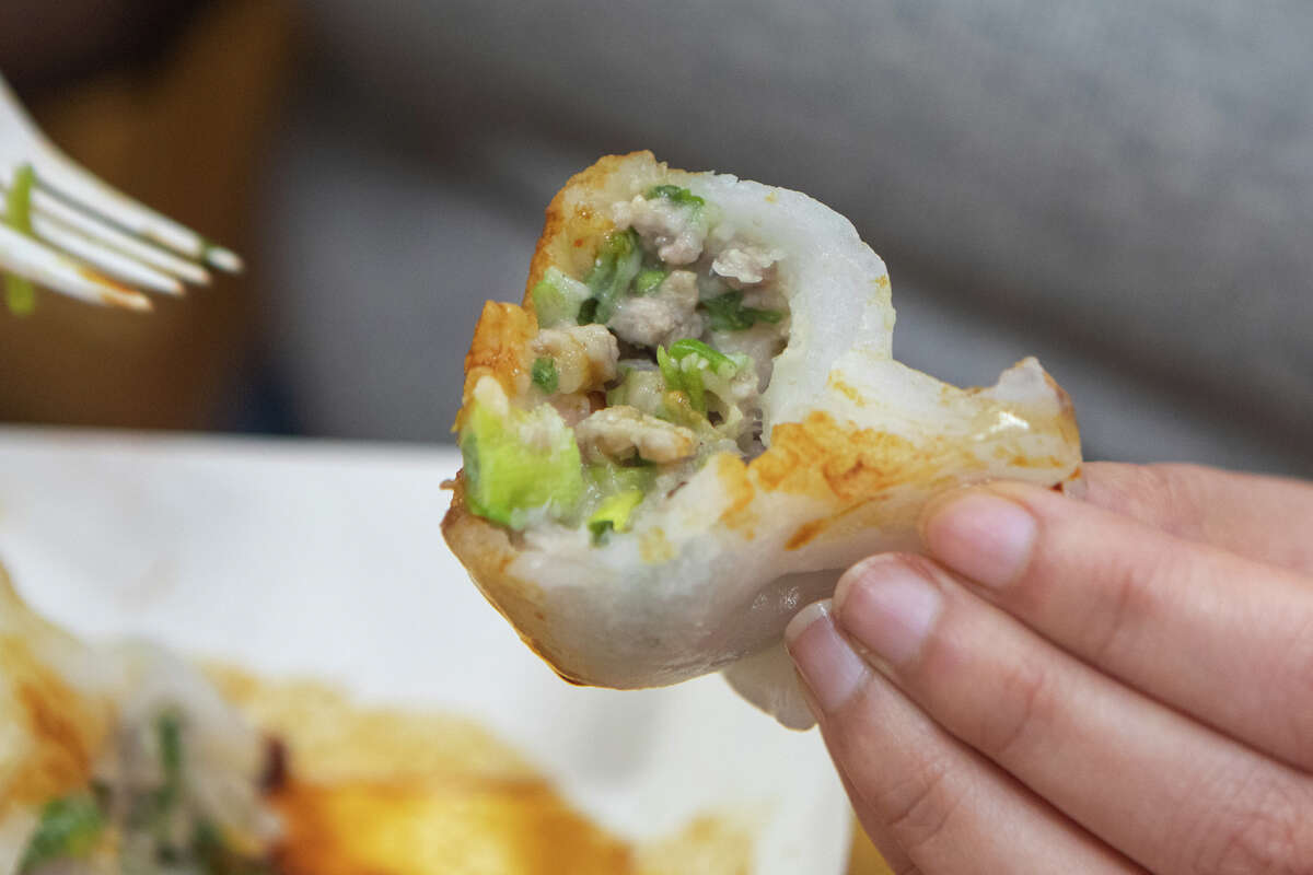 El interior de una bola de masa de cristal en Good Luck Dim Sum en Inner Richmond en San Francisco, California, el 11 de enero de 2023.