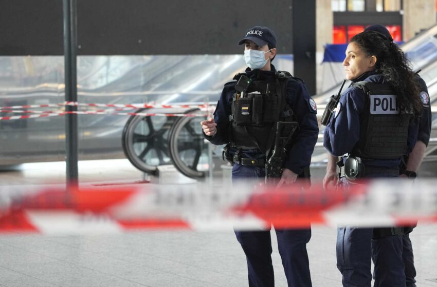  6 apuñalados en la estación de tren de París, el atacante abatido por la policía