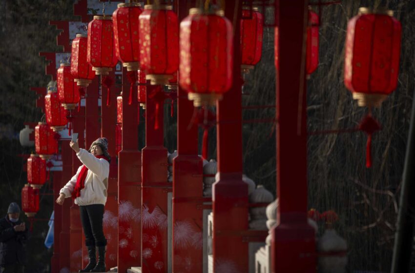  China celebra el Año Nuevo Lunar con la supresión de la mayoría de las normas COVID
