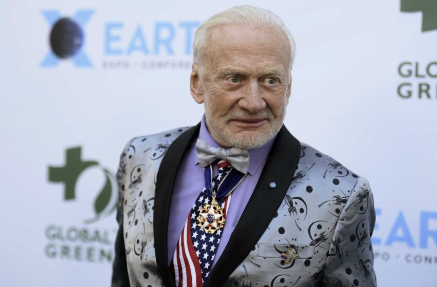 El astronauta Buzz Aldrin se casa con su amor de toda la vida el día de su 93 cumpleaños