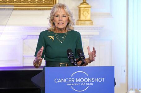 La lesión extirpada del párpado de Jill Biden no era cancerosa