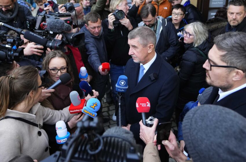  Los checos eligen al nuevo presidente que sucederá a Milos Zeman