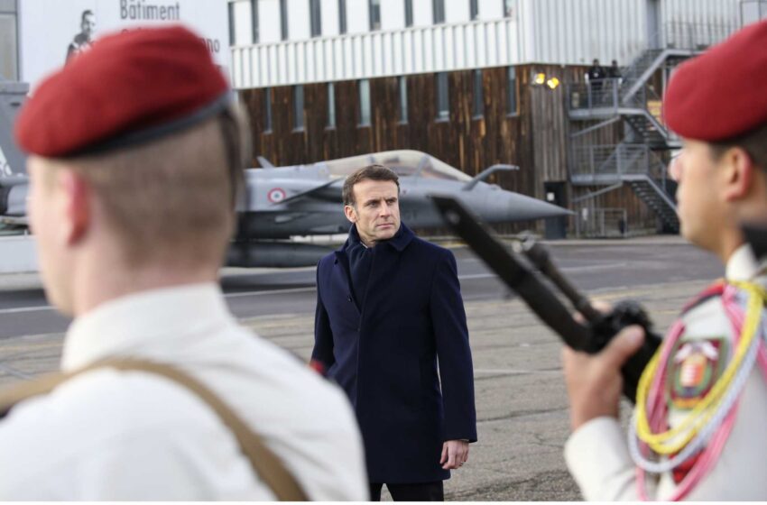  Macron aumentará los fondos militares en medio de la guerra de Ucrania y nuevas amenazas