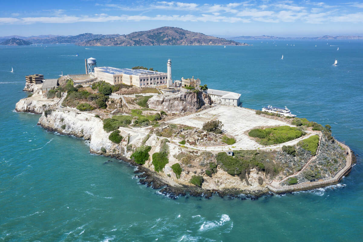 Antena de la famosa isla de Alcatraz de San Francisco.