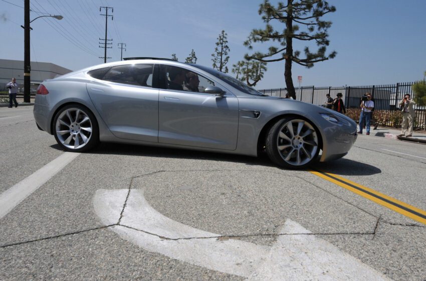  Multimillonario de California detrás del anuncio del ataque al Tesla Super Bowl