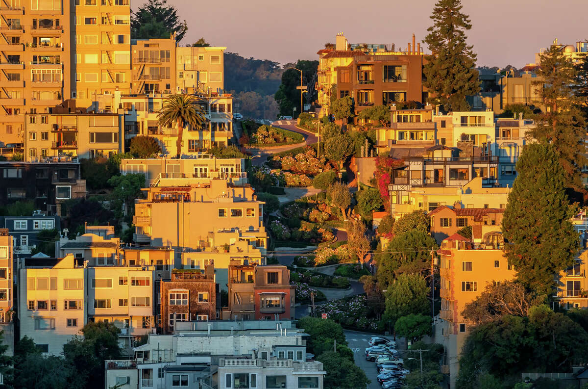 Lombard Street en el barrio Russian Hill de San Francisco. 