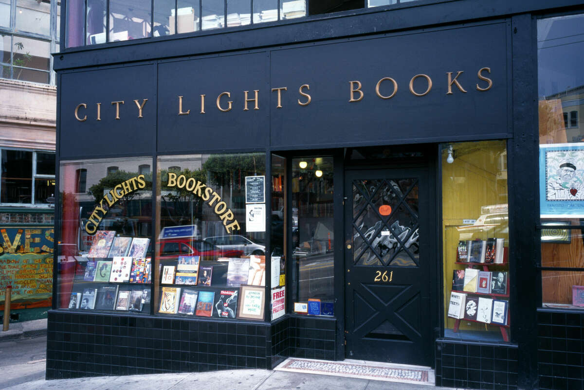 Librería City Lights en la Avenida Colón.