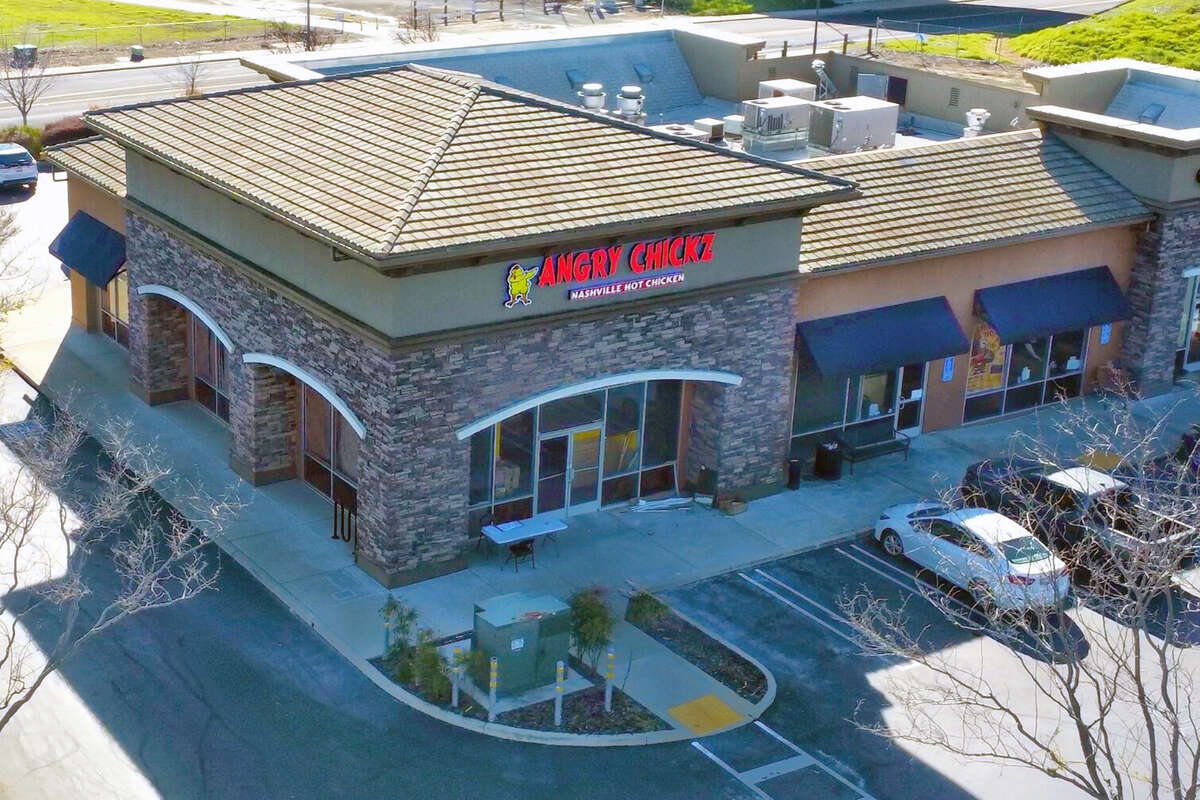 Angry Chickz, con sede en el sur de California, abrirá su segundo restaurante en el Área de la Bahía en 2500 Sand Creek Rd. en Brentwood. 