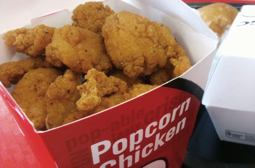  KFC elimina el pollo con palomitas de maíz y más de los menús en todo el país