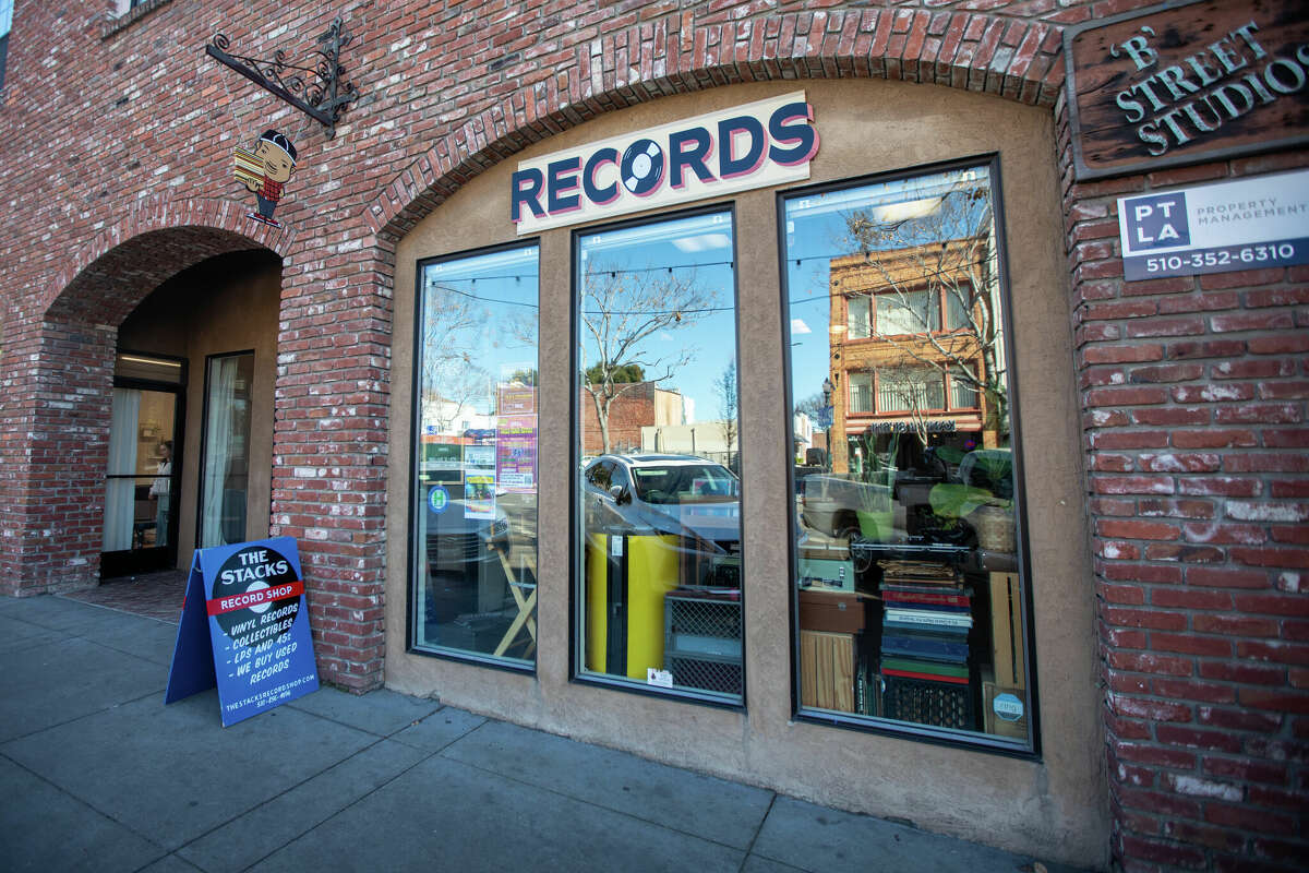 El exterior de The Stacks Record Shop en Hayward, California, el 14 de febrero de 2023.