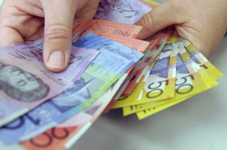 Australia elimina la monarquía británica de sus billetes de banco