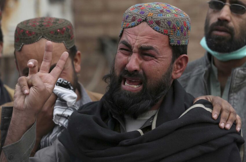  Tropas paquistaníes matan a 2 militantes en una redada cerca de la frontera afgana