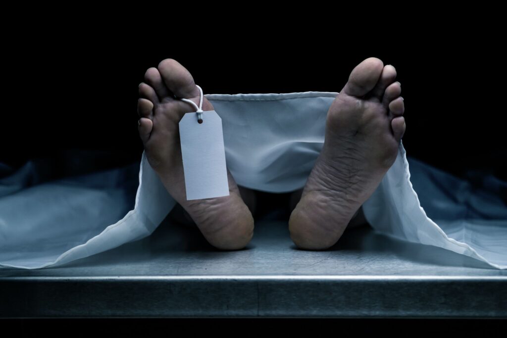 Una funeraria encuentra a una mujer respirando horas después de declararla muerta