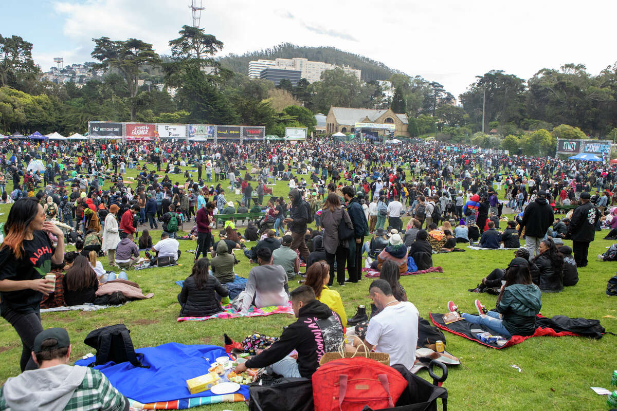 El evento 420 Hippie Hill en el Golden Gate Park en San Francisco, California, el 20 de abril de 2022.
