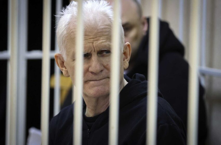  El premio Nobel Bialiatski, condenado a 10 años de cárcel en Bielorrusia