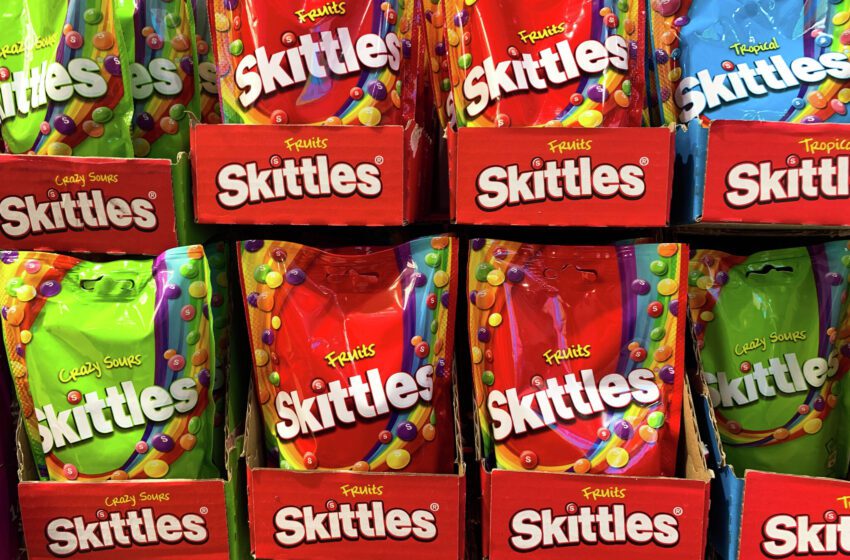  ¿California realmente está a punto de prohibir los Skittles?