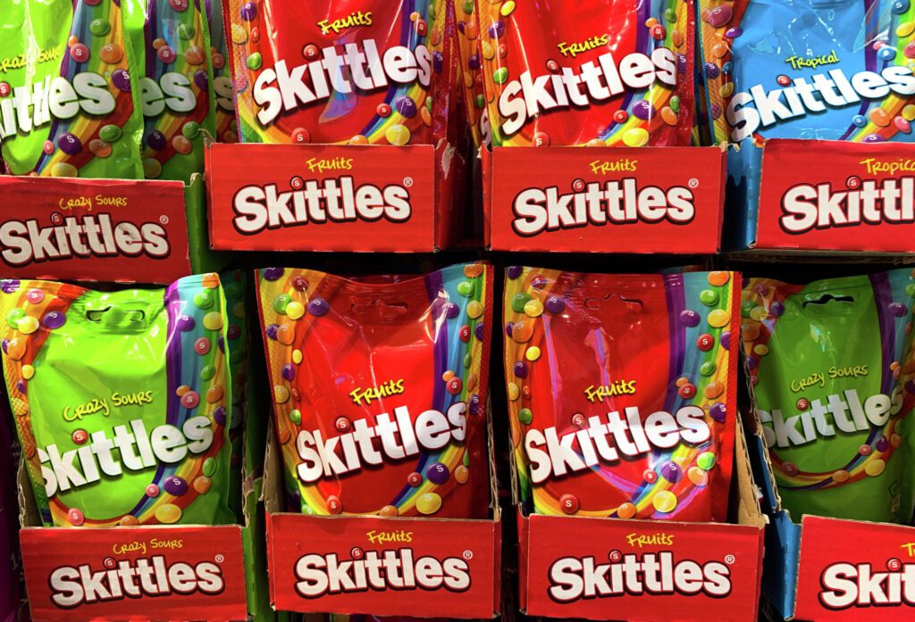 ¿California realmente está a punto de prohibir los Skittles?