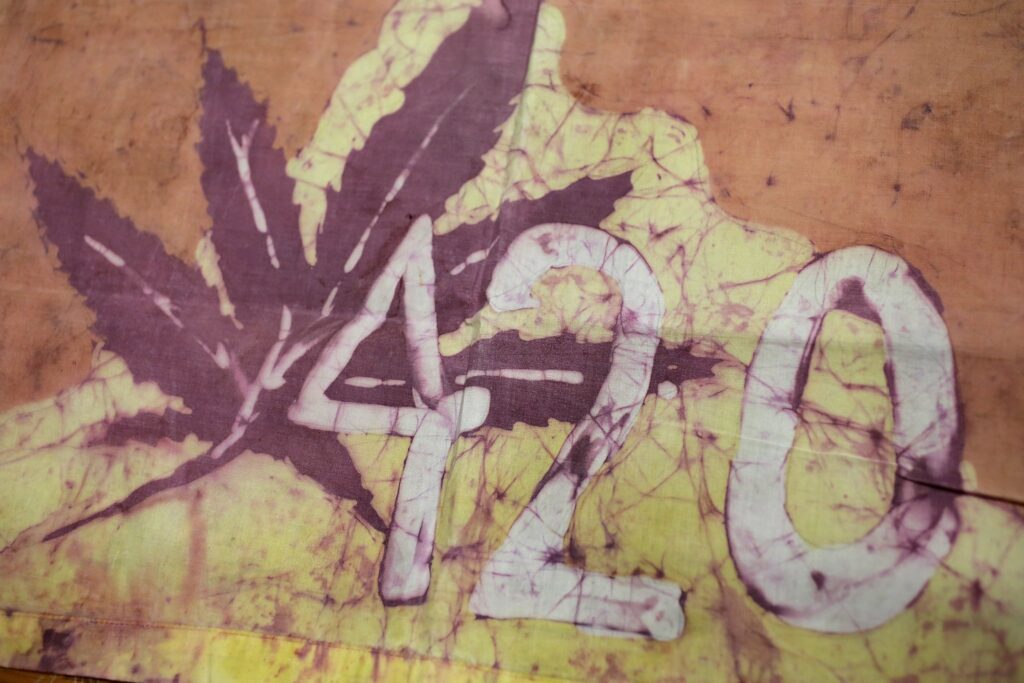 Los orígenes del Área de la Bahía de ‘420’ están llenos de controversia