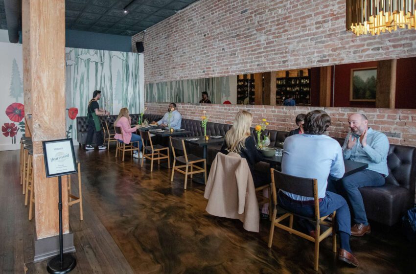  A pesar de los informes del centro desierto de San Francisco, este bar se siente como 2019