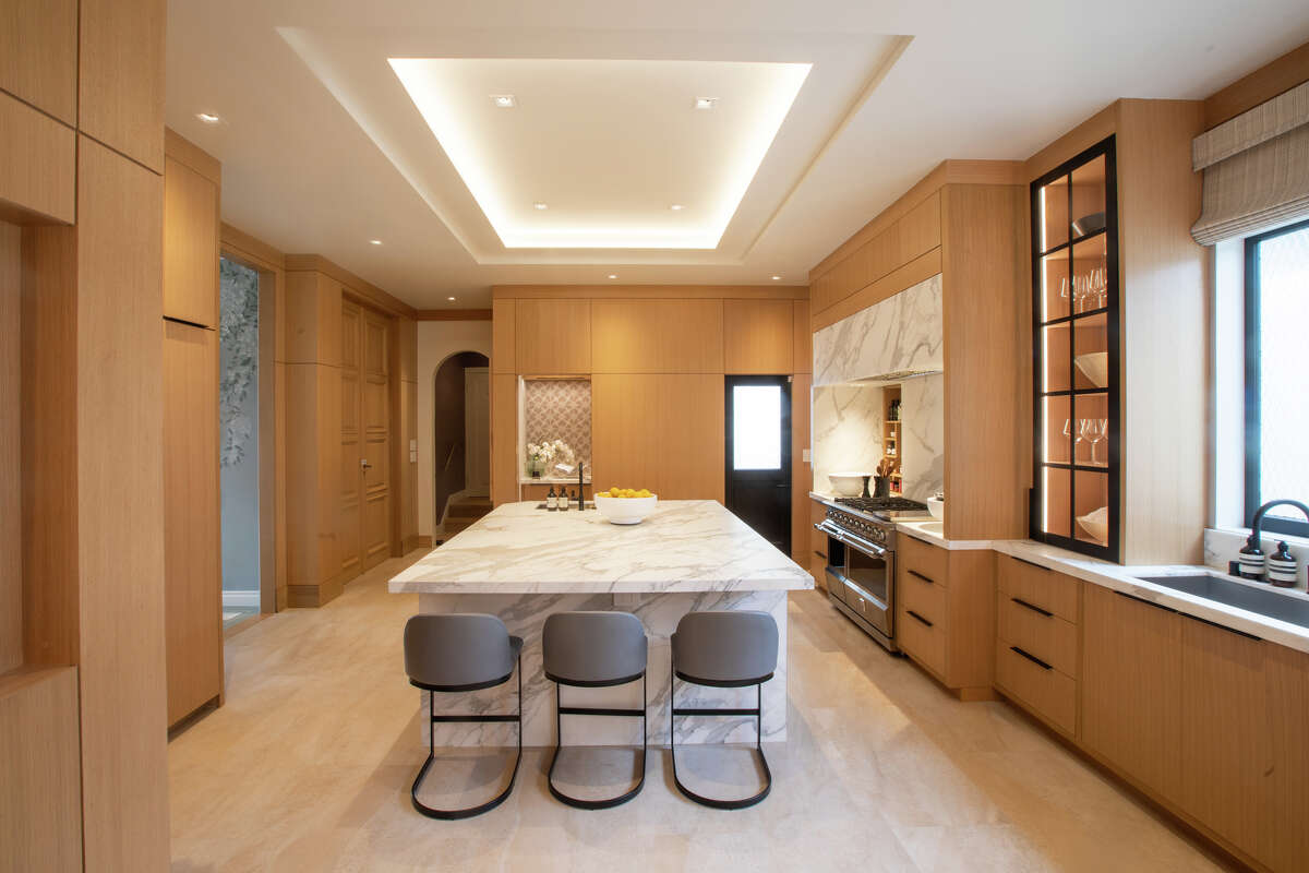 La cocina de Lauren Berry Interior Design en San Francisco Decorator Showcase en 625 El Camino Del Mar en San Francisco el 3 de mayo de 2023.