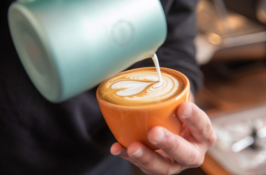  Los tostadores de café de Oakland de medio siglo finalmente abren una cafetería