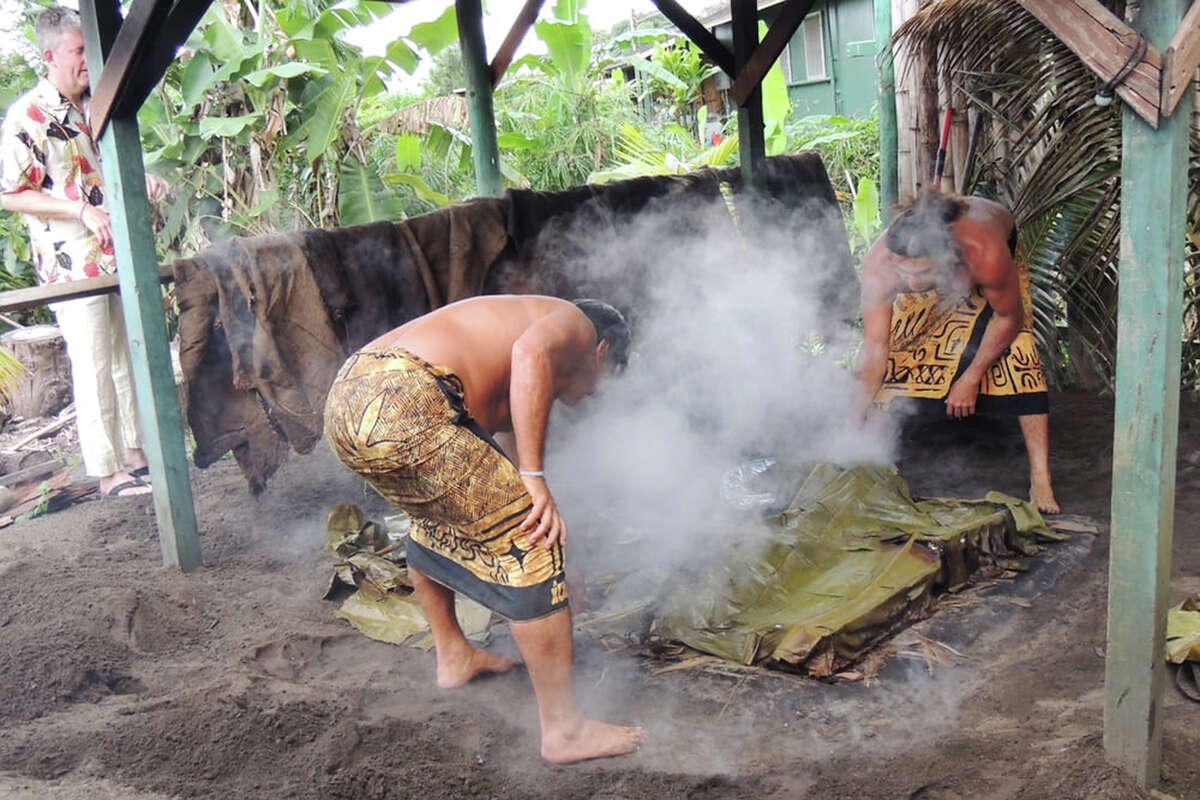 El imu (horno subterráneo tradicional) en Tahiti Nui tiene más de 100 años.