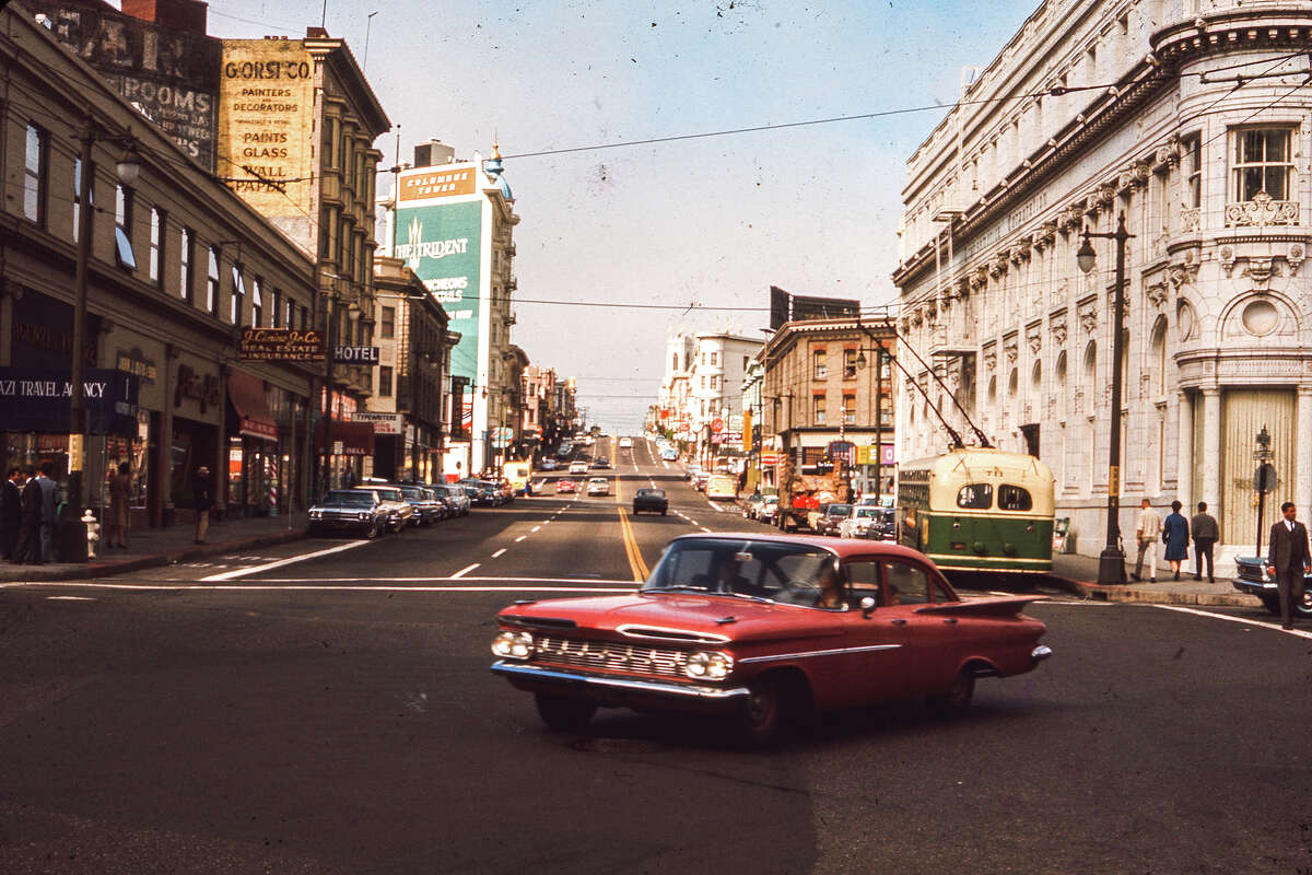 Columbus Avenue y Washington Street en San Francisco en 1965.