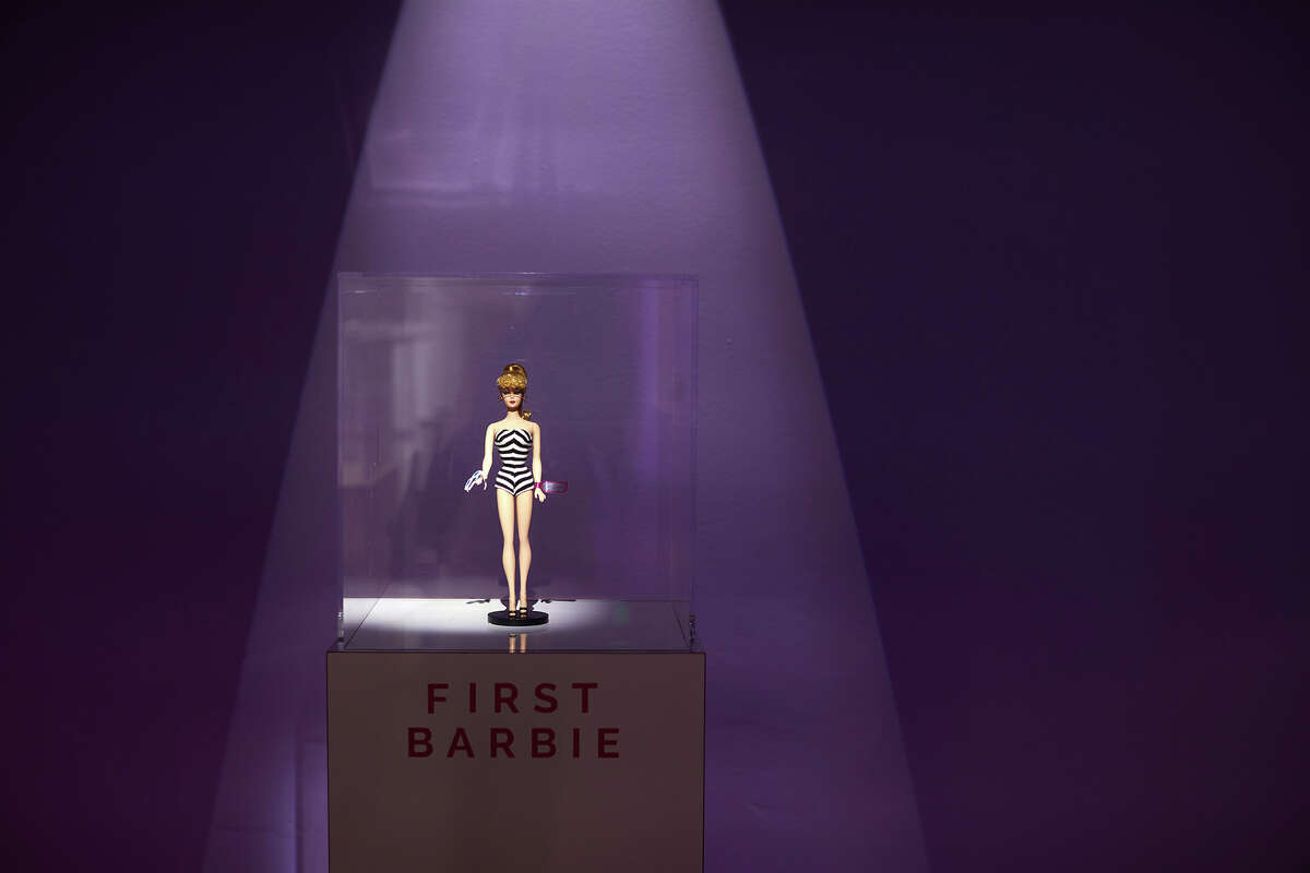 La primera muñeca Barbie debutó en 1959.