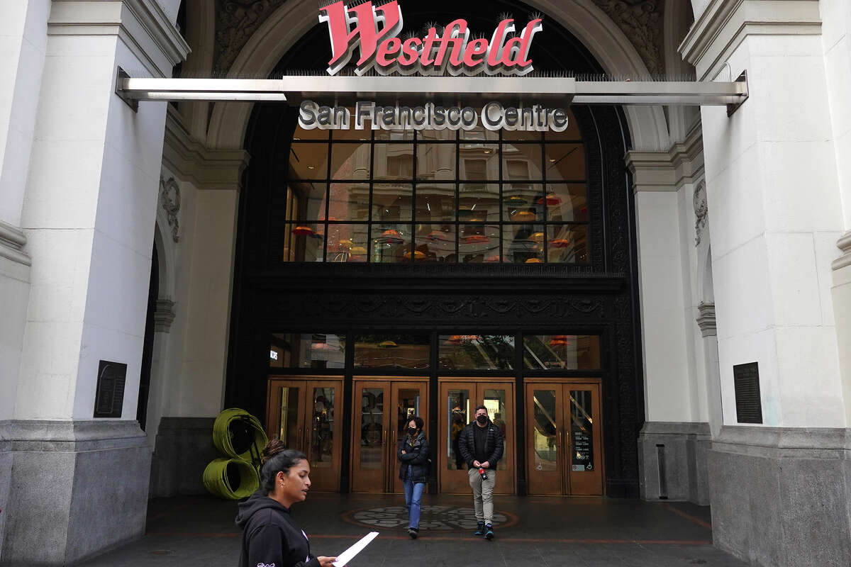 ARCHIVO: Westfield San Francisco Center anunció su salida de la ciudad el lunes.