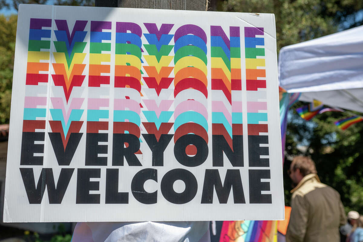 Uno de los muchos carteles en apoyo de SLO Pridefest en el centro de San Luis Obispo, el sábado 3 de junio de 2023. 