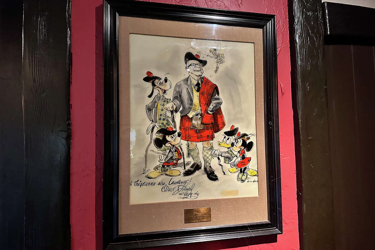 Una ilustración original del ilustrador e imaginador de Disney John Hench, regalada a Tam en 1958.