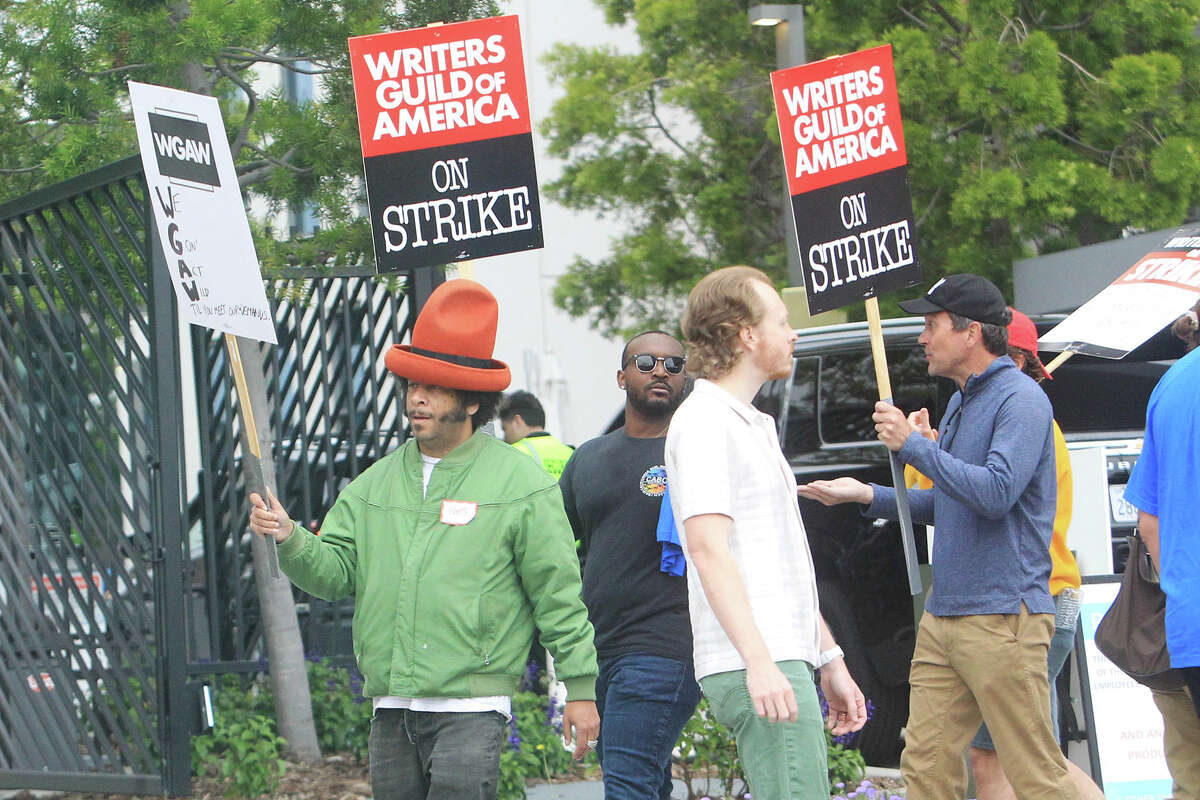 Boots Riley durante la huelga de WGA el 9 de mayo de 2023 en Los Ángeles. 
