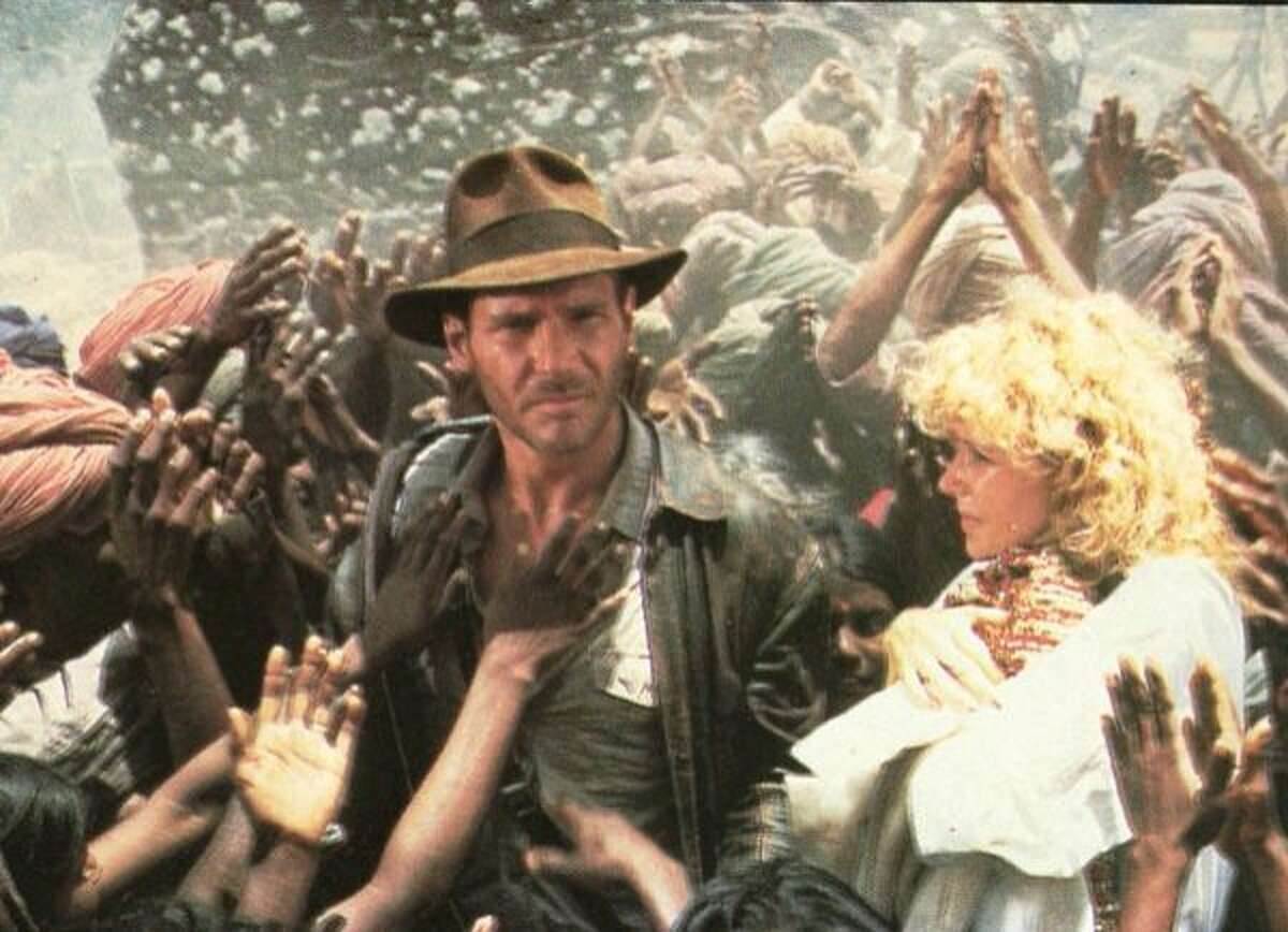Harrison Ford y Kate Capshaw en “Indiana Jones y el templo maldito” en 1984.